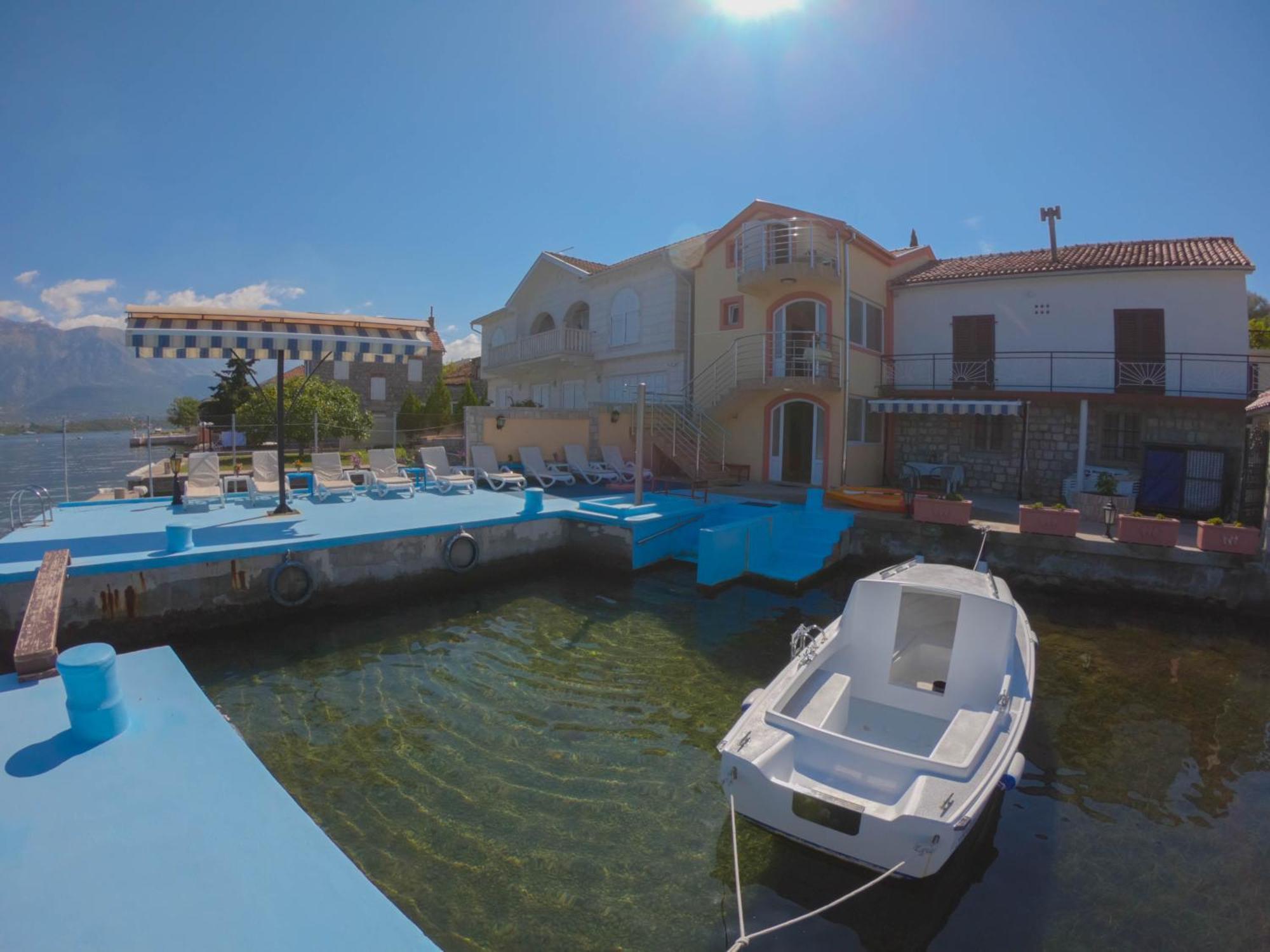 Porto Del Sole Apartments Тиват Экстерьер фото