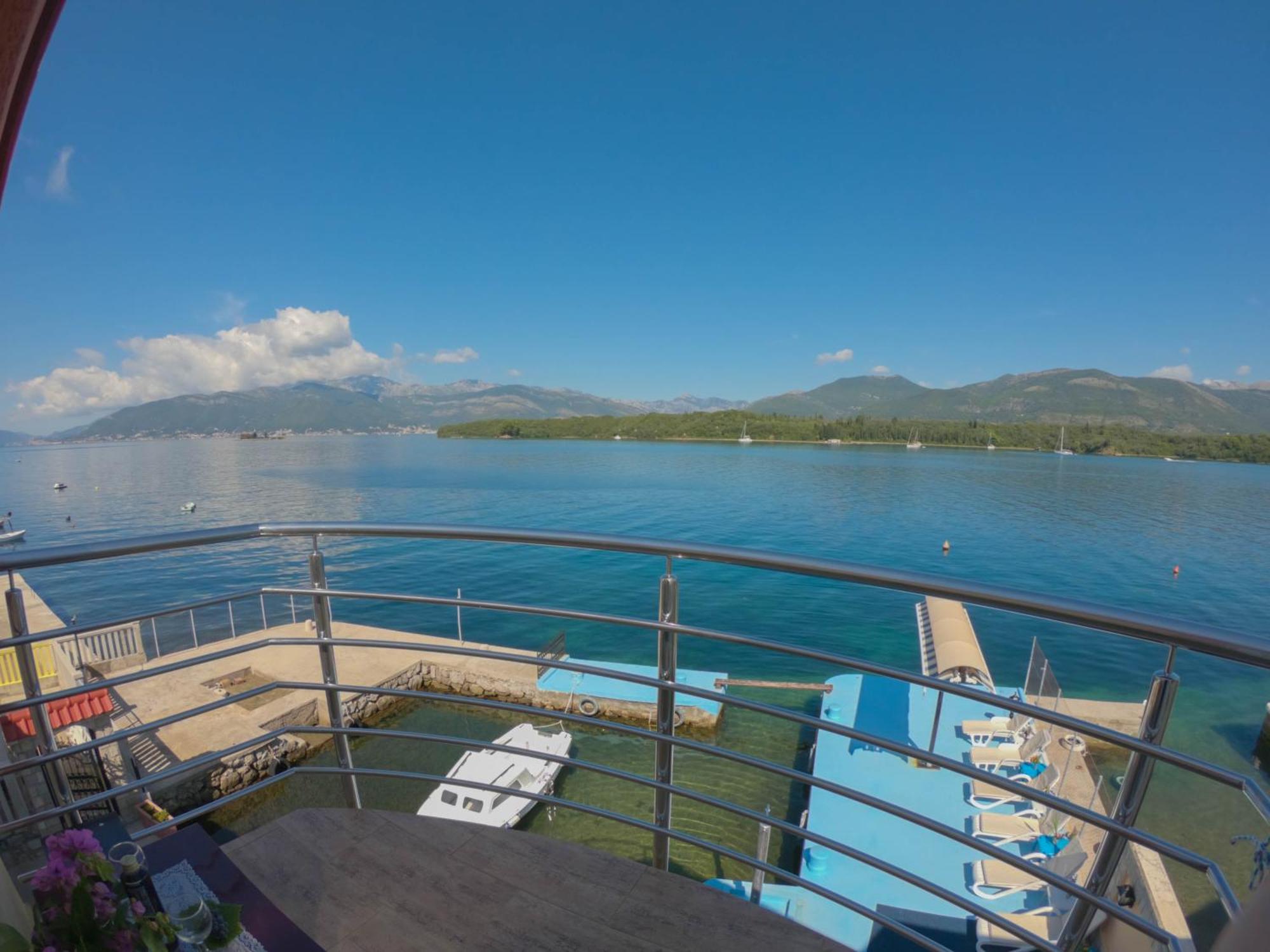 Porto Del Sole Apartments Тиват Экстерьер фото